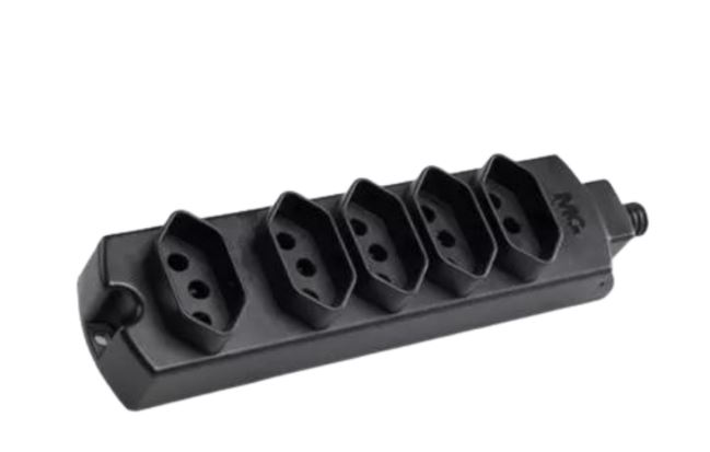 TMU3-320 PRETO 2P+T TOMADA MULTIPLA CB - 20A ()